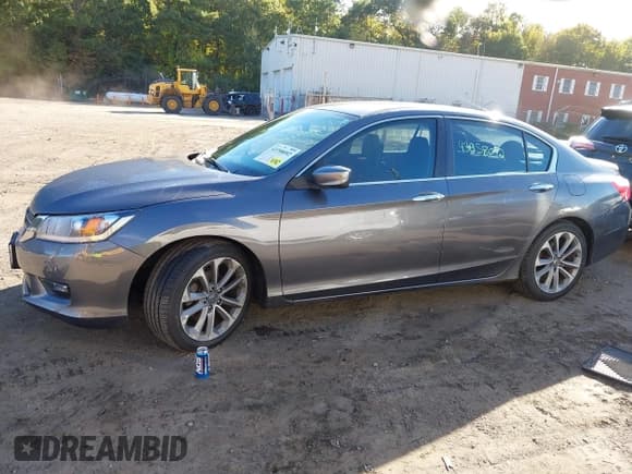 ✅ 2014 Honda Accord Sport • VIN: 1HGCR2F55EA230279 • Лот: 43358092. Опубликован ранее на IAAI с пробегом 208 683 миль. Бесплатный доступ к архиву аукционных продаж из США и подробный отчёт об истории автомобиля на DreamBid. Изображение 14.