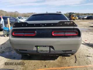 2018 Dodge Challenger T/A 392 z VIN 2C3CDZFJ6JH271684, wystawiony jako Copart lot #50328055 z przebiegiem 85 174 mil mil oraz Szkoda całkowita • Salvage title. Historia ofert i sprzedaży dostępna na DreamBid. Obrazek 6.