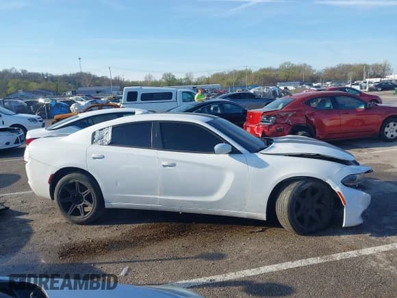 ✅ 2018 Dodge Charger SXT Plus • VIN: 2C3CDXHG1JH169411 • Лот: 41900623. Опубликован ранее на IAAI с пробегом 139 234 миль. Бесплатный доступ к архиву аукционных продаж из США и подробный отчёт об истории автомобиля на DreamBid. Изображение 13.