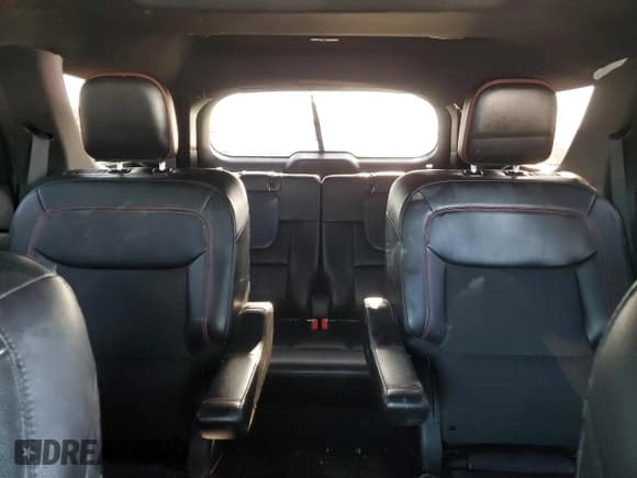 ✅ 2022 Ford Explorer ST-Line • VIN: 1FMSK7KH3NGC31810 • Lot: 51097375. Wystawiony na Copart z przebiegiem 42 593 mil. Bezpłatny archiwum sprzedaży aukcyjnych z USA i szczegółowy raport historii pojazdu na DreamBid. Zdjęcie 10.