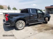 ✅ 2020 Chevrolet Silverado 1500 High Country • VIN: 3GCUYHEL5LG355208 • Lot: 69232604. Wystawiony na Copart z przebiegiem 100 804 mil. Bezpłatny archiwum sprzedaży aukcyjnych z USA i szczegółowy raport historii pojazdu na DreamBid. Zdjęcie 3.
