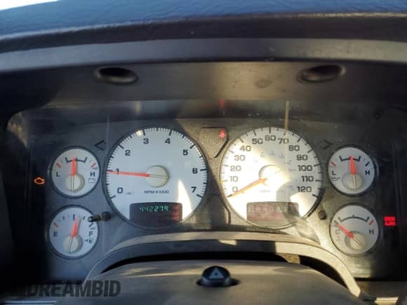 2002 Dodge 1500 с VIN 3D7HU18Z92G138981, выставлен на аукционе Copart как лот 89838025 с пробегом 442 279 миль миль и Списание • Salvage title. История ставок и продаж доступна на DreamBid. Изображение 9.