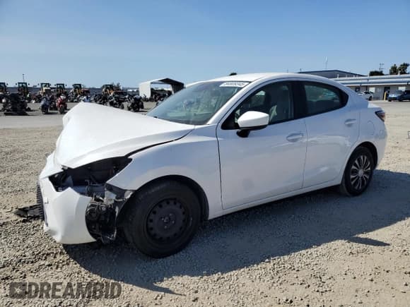 ✅ 2019 Toyota Yaris L • VIN: 3MYDLBYV2KY526550 • Lot: 84809345. Listed on Copart with 129,505 mi. Free auction sales archive from the USA and detailed vehicle history report at DreamBid. Image 1.