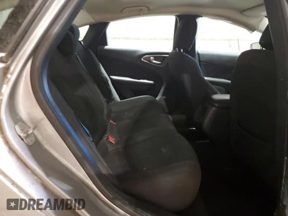 ✅ 2015 Chrysler 200 Limited • VIN: 1C3CCCABXFN758630 • Лот: 92956755. Опубликован ранее на Copart с пробегом 132 729 миль. Бесплатный доступ к архиву аукционных продаж из США и подробный отчёт об истории автомобиля на DreamBid. Изображение 10.