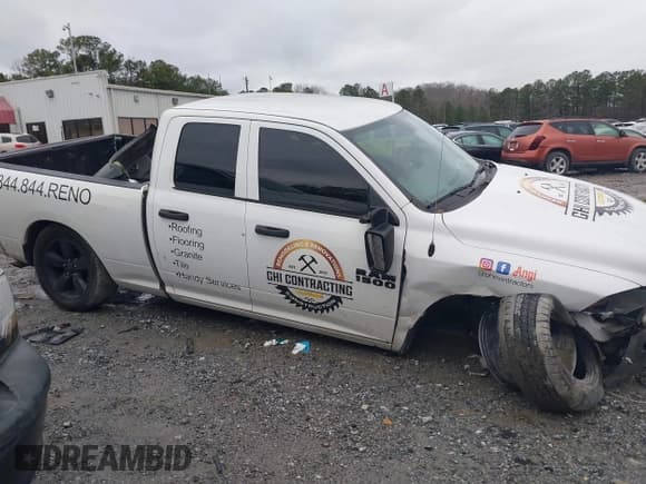 ✅ 2018 Ram 1500 Tradesman • VIN: 1C6RR6FG3JS147382 • Лот: 41251352. Опубликован ранее на IAAI с пробегом 166 066 миль. Бесплатный доступ к архиву аукционных продаж из США и подробный отчёт об истории автомобиля на DreamBid. Изображение 13.