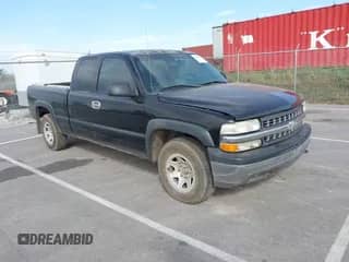 2002 Chevrolet Silverado 1500 LS with VIN 1GCEK19T32E137068, listed as a IAAI auction lot 43366922 with 166,965 mi miles and . Bid and sale history available at DreamBid. Image 1.