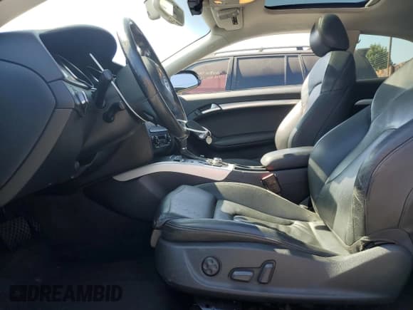 ✅ 2011 Audi A5 Premium Plus • VIN: WAULFAFR7BA026323 • Lot: 82263365. Listed on Copart with 97,568 mi. Free auction sales archive from the USA and detailed vehicle history report at DreamBid. Image 7.