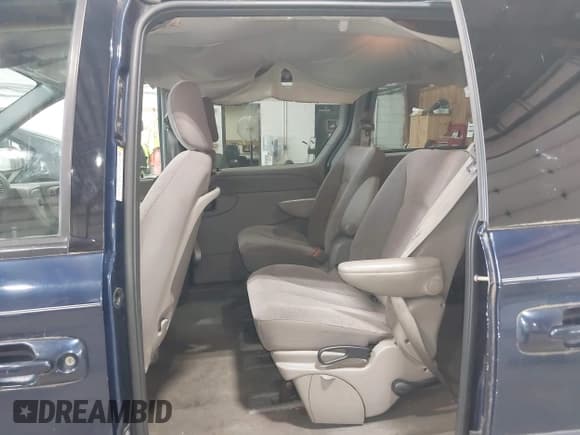 ✅ 2003 Dodge Caravan EX • VIN: 2D4GP74L13R262825 • Lot: 42424691. Listed on IAAI with 264,489 mi. Free auction sales archive from the USA and detailed vehicle history report at DreamBid. Image 8.