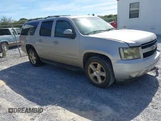 ✅ 2007 Chevrolet Suburban LT • VIN: 3GNFC16017G264078 • Lot: 43325776. Listed on IAAI with 282,753 mi. Free auction sales archive from the USA and detailed vehicle history report at DreamBid. Image 1.