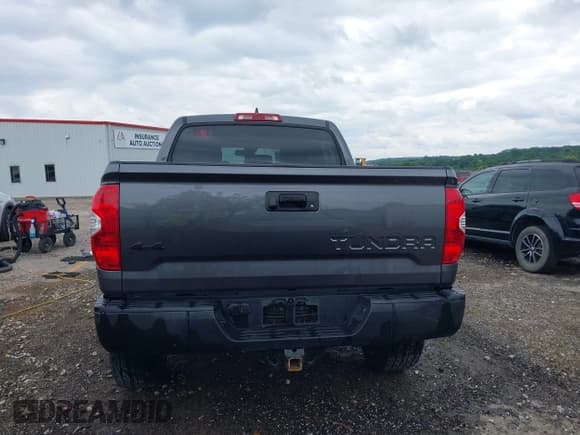 ✅ 2021 Toyota Tundra SR5 • VIN: 5TFDY5F1XMX025833 • Lot: 42442498. Listed on IAAI with 70,419 mi. Free auction sales archive from the USA and detailed vehicle history report at DreamBid. Image 16.