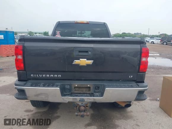 ✅ 2015 Chevrolet Silverado 2500HD LT • VIN: 1GC1KVEG6FF678291 • Lot: 42122390. Wystawiony na IAAI z przebiegiem 247 453 mil. Bezpłatny archiwum sprzedaży aukcyjnych z USA i szczegółowy raport historii pojazdu na DreamBid. Zdjęcie 16.