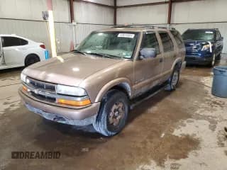 ✅ 2002 Chevrolet Blazer LS • VIN: 1GNDT13WX2K237219 • Lot: 42674365. Wystawiony na Copart z przebiegiem 171 323 mil. Bezpłatny archiwum sprzedaży aukcyjnych z USA i szczegółowy raport historii pojazdu na DreamBid. Zdjęcie 1.