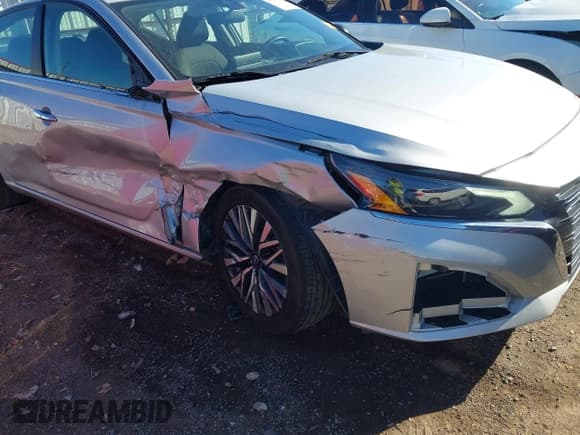 ✅ 2024 Nissan Altima SV • VIN: 1N4BL4DV3RN420712 • Lot: 43598094. Listed on IAAI with 28,173 mi. Free auction sales archive from the USA and detailed vehicle history report at DreamBid. Image 6.