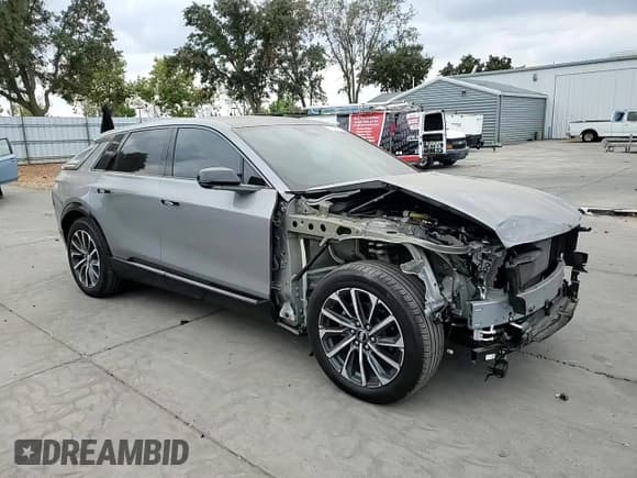 ✅ 2024 Cadillac LYRIQ Sport • VIN: 1GYKPVRL4RZ126721 • Lot: 81627075. Listed on Copart with 21,438 mi. Free auction sales archive from the USA and detailed vehicle history report at DreamBid. Image 15.
