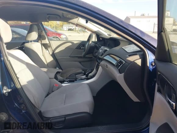 ✅ 2017 Honda Accord LX • VIN: 1HGCR2F39HA173202 • Lot: 43619894. Listed on IAAI with 82,397 mi. Free auction sales archive from the USA and detailed vehicle history report at DreamBid. Image 5.