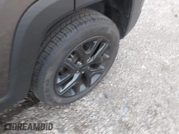 ✅ 2017 Jeep Renegade Latitude • VIN: ZACCJBBB2HPG42553 • Lot: 43581723. Wystawiony na IAAI z przebiegiem 56 548 mil. Bezpłatny archiwum sprzedaży aukcyjnych z USA i szczegółowy raport historii pojazdu na DreamBid. Zdjęcie 12.