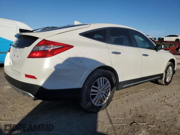 ✅ 2015 Honda Crosstour EX • VIN: 5J6TF3H37FL000560 • Lot: 42548955. Wystawiony na Copart z przebiegiem Nie podano. Bezpłatny archiwum sprzedaży aukcyjnych z USA i szczegółowy raport historii pojazdu na DreamBid. Zdjęcie 3.