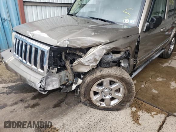 ✅ 2006 Jeep Commander Limited • VIN: 1J8HG58N26C105974 • Lot: 80878144. Wystawiony na Copart z przebiegiem 131 371 mil. Bezpłatny archiwum sprzedaży aukcyjnych z USA i szczegółowy raport historii pojazdu na DreamBid. Zdjęcie 9.