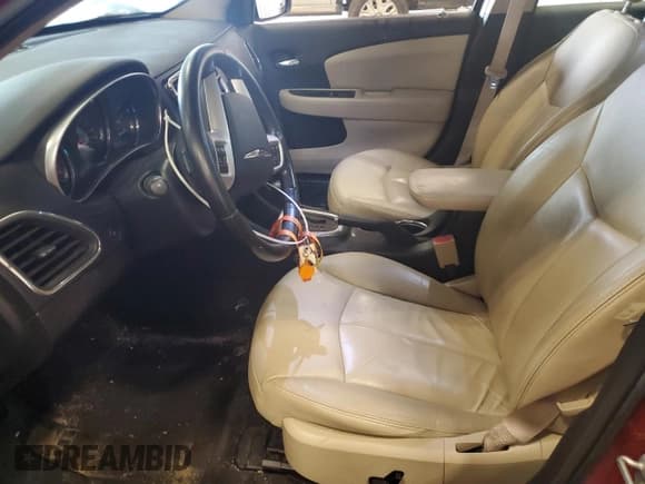 ✅ 2011 Chrysler 200 Limited • VIN: 1C3BC2FB2BN601165 • Лот: 80858825. Опубликован ранее на Copart с пробегом 104 885 миль. Бесплатный доступ к архиву аукционных продаж из США и подробный отчёт об истории автомобиля на DreamBid. Изображение 7.