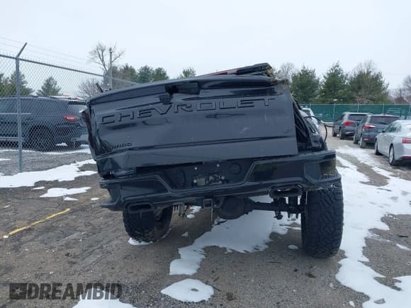 ✅ 2022 Chevrolet Silverado 1500 LT Trail Boss • VIN: 1GCPYFEDXNZ233067 • Lot: 41618201. Wystawiony na IAAI z przebiegiem 75 673 mil. Bezpłatny archiwum sprzedaży aukcyjnych z USA i szczegółowy raport historii pojazdu na DreamBid. Zdjęcie 16.