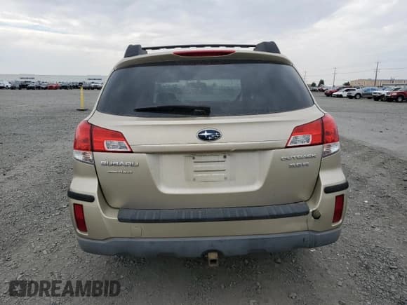 ✅ 2010 Subaru Outback Premium • VIN: 4S4BRDCC5A2372494 • Лот: 70704085. Опубликован ранее на Copart с пробегом 132 494 миль. Бесплатный доступ к архиву аукционных продаж из США и подробный отчёт об истории автомобиля на DreamBid. Изображение 6.