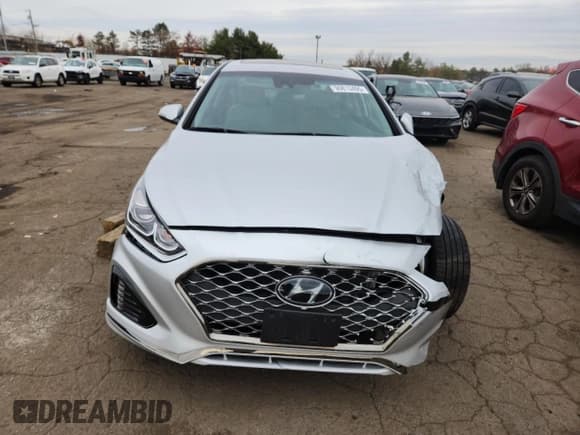 ✅ 2019 Hyundai Sonata SEL • VIN: 5NPE34AF2KH820870 • Lot: 90813495. Listed on Copart with 16,796 mi. Free auction sales archive from the USA and detailed vehicle history report at DreamBid. Image 5.