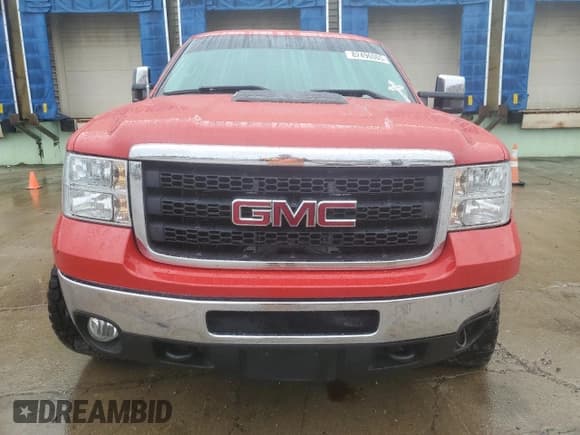 ✅ 2013 GMC Sierra 2500HD Work Truck • VIN: 1GT02ZCG4DZ182553 • Lot: 82496005. Listed on Copart with 111,178 mi. Free auction sales archive from the USA and detailed vehicle history report at DreamBid. Image 5.
