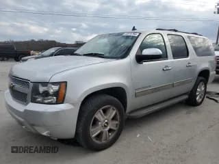 ✅ 2013 Chevrolet Suburban LT • VIN: 1GNSKJE72DR122642 • Lot: 83018794. Wystawiony na Copart z przebiegiem 217 066 mil. Bezpłatny archiwum sprzedaży aukcyjnych z USA i szczegółowy raport historii pojazdu na DreamBid. Zdjęcie 1.