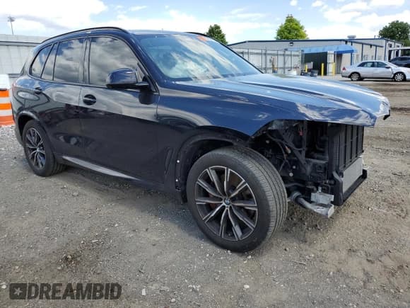 ✅ 2022 BMW X5 xDrive40i • VIN: 5UXCR6C07N9J93993 • Лот: 57893374. Опубликован ранее на Copart с пробегом 40 241 миль. Бесплатный доступ к архиву аукционных продаж из США и подробный отчёт об истории автомобиля на DreamBid. Изображение 4.