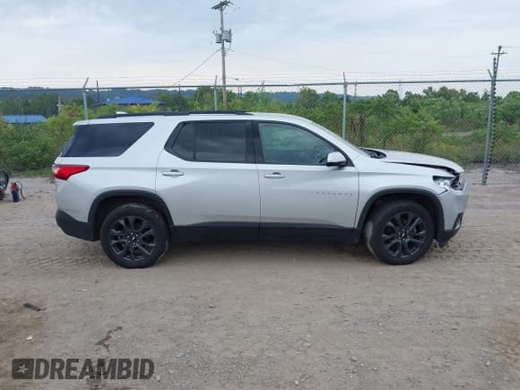 ✅ 2018 Chevrolet Traverse RS • VIN: 1GNERJKXXJJ163575 • Lot: 42869349. Wystawiony na IAAI z przebiegiem 103 158 mil. Bezpłatny archiwum sprzedaży aukcyjnych z USA i szczegółowy raport historii pojazdu na DreamBid. Zdjęcie 14.