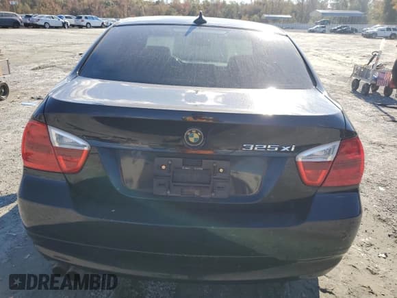 ✅ 2006 BMW 3 Series 325xi • VIN: WBAVD135X6KV05433 • Lot: 90811225. Listed on Copart with 200,161 mi. Free auction sales archive from the USA and detailed vehicle history report at DreamBid. Image 6.