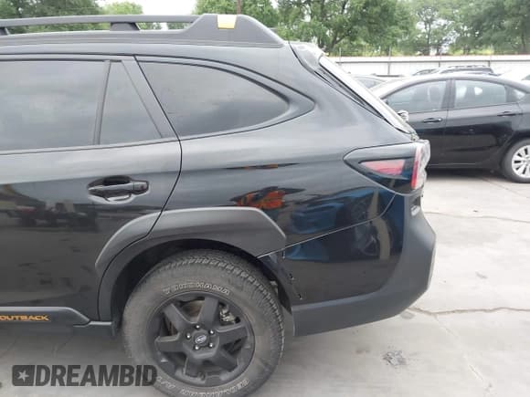 ✅ 2023 Subaru Outback Wilderness • VIN: 4S4BTGUD5P3214976 • Lot: 41909713. Listed on IAAI with 25,022 mi. Free auction sales archive from the USA and detailed vehicle history report at DreamBid. Image 18.