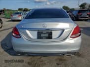 ✅ 2017 Mercedes-Benz C 300 • VIN: 55SWF4JB7HU191055 • Lot: 94939335. Wystawiony na Copart z przebiegiem 108 439 mil. Bezpłatny archiwum sprzedaży aukcyjnych z USA i szczegółowy raport historii pojazdu na DreamBid. Zdjęcie 6.
