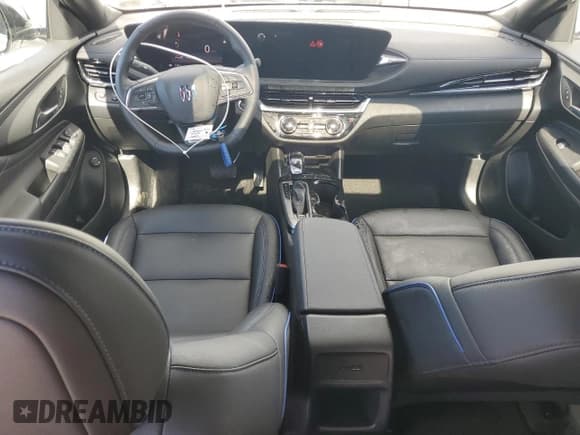 ✅ 2025 Buick Envista Sport Touring • VIN: KL47LBEP4SB169477 • Lot: 85820575. Listed on Copart with 3,255 mi. Free auction sales archive from the USA and detailed vehicle history report at DreamBid. Image 8.