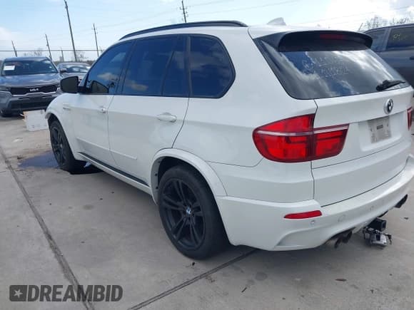 ✅ 2012 BMW X5 M • VIN: 5YMGY0C53CLK27644 • Lot: 41180114. Wystawiony na IAAI z przebiegiem 76 805 mil. Bezpłatny archiwum sprzedaży aukcyjnych z USA i szczegółowy raport historii pojazdu na DreamBid. Zdjęcie 3.