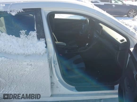 2019 Hyundai Veloster Premium with VIN KMHTG6AFXKU018415, listed as a IAAI auction lot 41575175 with 71,978 mi miles and . Bid and sale history available at DreamBid. Image 5.