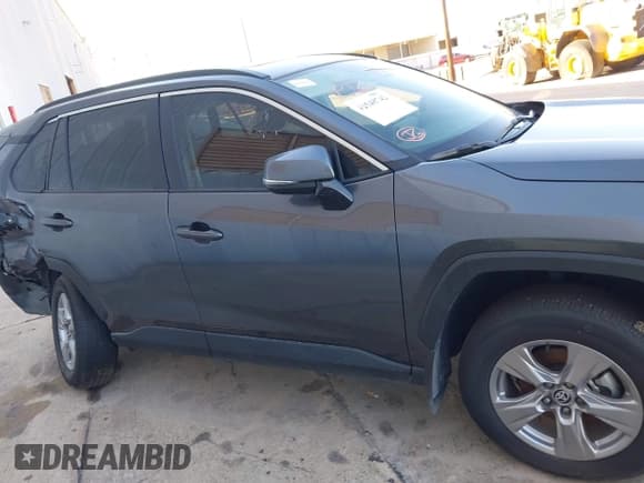 ✅ 2024 Toyota RAV4 XLE • VIN: 2T3W1RFV6RC274036 • Лот: 42548742. Опубликован ранее на IAAI с пробегом 17 231 миль. Бесплатный доступ к архиву аукционных продаж из США и подробный отчёт об истории автомобиля на DreamBid. Изображение 14.