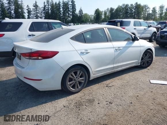 ✅ 2018 Hyundai Elantra Limited • VIN: 5NPD84LF7JH222590 • Lot: 42886347. Listed on IAAI with 137,600 mi. Free auction sales archive from the USA and detailed vehicle history report at DreamBid. Image 4.