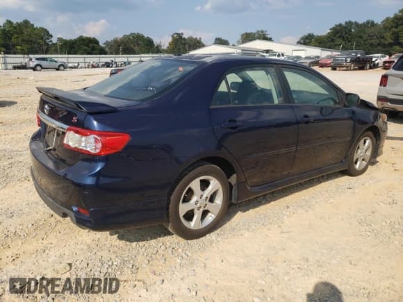 ✅ 2011 Toyota Corolla L • VIN: 2T1BU4EE5BC704700 • Lot: 80963805. Wystawiony na Copart z przebiegiem 141 155 mil. Bezpłatny archiwum sprzedaży aukcyjnych z USA i szczegółowy raport historii pojazdu na DreamBid. Zdjęcie 3.