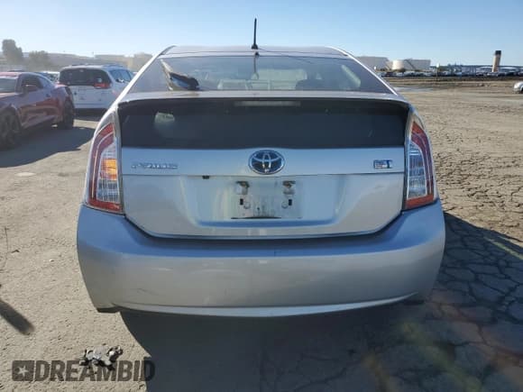 ✅ 2015 Toyota Prius Two • VIN: JTDKN3DU7F0472293 • Lot: 86986075. Listed on Copart with 92,038 mi. Free auction sales archive from the USA and detailed vehicle history report at DreamBid. Image 6.