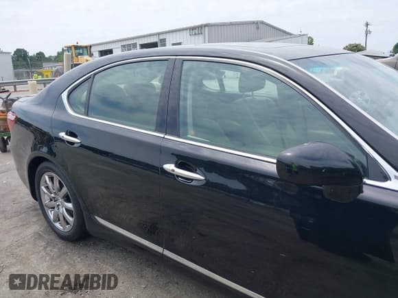✅ 2008 Lexus LS 460 • VIN: JTHBL46F385074108 • Lot: 42418627. Listed on IAAI with 200,556 mi. Free auction sales archive from the USA and detailed vehicle history report at DreamBid. Image 13.