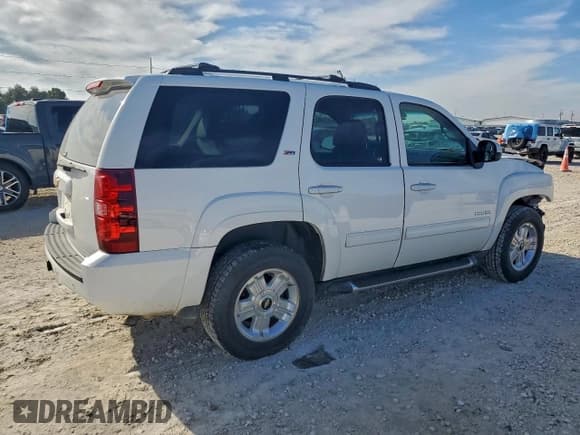 ✅ 2013 Chevrolet Tahoe LT • VIN: 1GNSCBE05DR281032 • Лот: 94779925. Опубликован ранее на Copart с пробегом 117 867 миль. Бесплатный доступ к архиву аукционных продаж из США и подробный отчёт об истории автомобиля на DreamBid. Изображение 3.