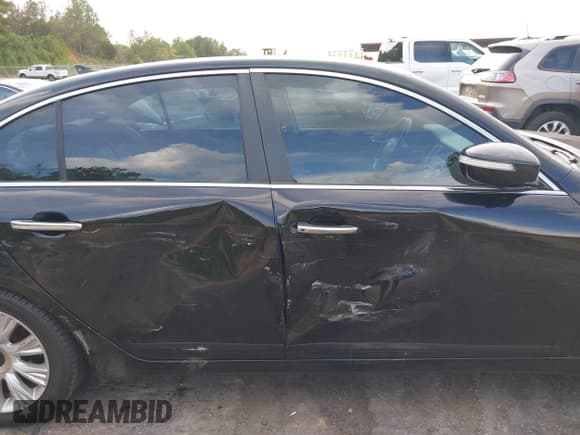 ✅ 2009 Hyundai Genesis • VIN: KMHGC46E99U017557 • Lot: 43324510. Wystawiony na IAAI z przebiegiem 276 635 mil. Bezpłatny archiwum sprzedaży aukcyjnych z USA i szczegółowy raport historii pojazdu na DreamBid. Zdjęcie 13.