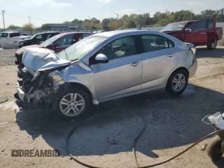 2014 Chevrolet Sonic LT с VIN 1G1JC5SB3E4115174, выставлен на аукционе Copart как лот 81299845 с пробегом 179 176 миль миль и На запчасти • Non repairable. История ставок и продаж доступна на DreamBid. Изображение 1.