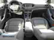 2019 Hyundai Ioniq Blue с VIN KMHC65LC4KU181836, выставлен на аукционе Copart как лот 75077734 с пробегом 86 985 миль миль и Списание • Salvage title. История ставок и продаж доступна на DreamBid. Изображение 8.