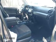 ✅ 2019 Toyota 4Runner SR5 • VIN: JTEBU5JR7K5661632 • Lot: 41634341. Wystawiony na IAAI z przebiegiem 65 485 mil. Bezpłatny archiwum sprzedaży aukcyjnych z USA i szczegółowy raport historii pojazdu na DreamBid. Zdjęcie 5.