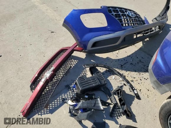 ✅ 2024 Hyundai Venue Limited • VIN: KMHRC8A38RU333988 • Lot: 45653765. Listed on Copart with 3,510 mi. Free auction sales archive from the USA and detailed vehicle history report at DreamBid. Image 12.