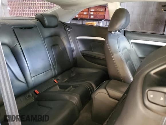 ✅ 2011 Audi A5 Premium • VIN: WAUCFAFRXBA023593 • Лот: 42989595. Опубликован ранее на Copart с пробегом 100 527 миль. Бесплатный доступ к архиву аукционных продаж из США и подробный отчёт об истории автомобиля на DreamBid. Изображение 10.