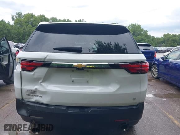 ✅ 2022 Chevrolet Traverse LT Cloth • VIN: 1GNERGKW7NJ170497 • Lot: 42765745. Listed on IAAI with 61,693 mi. Free auction sales archive from the USA and detailed vehicle history report at DreamBid. Image 17.