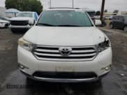 ✅ 2013 Toyota Highlander SE • VIN: 5TDZK3EHXDS128184 • Лот: 82076025. Опубликован ранее на Copart с пробегом 117 227 миль. Бесплатный доступ к архиву аукционных продаж из США и подробный отчёт об истории автомобиля на DreamBid. Изображение 5.